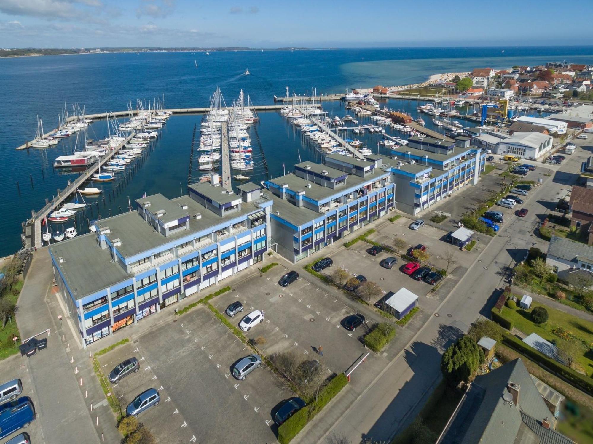 Boern Brn Ankerplatz Apartment Laboe Bagian luar foto