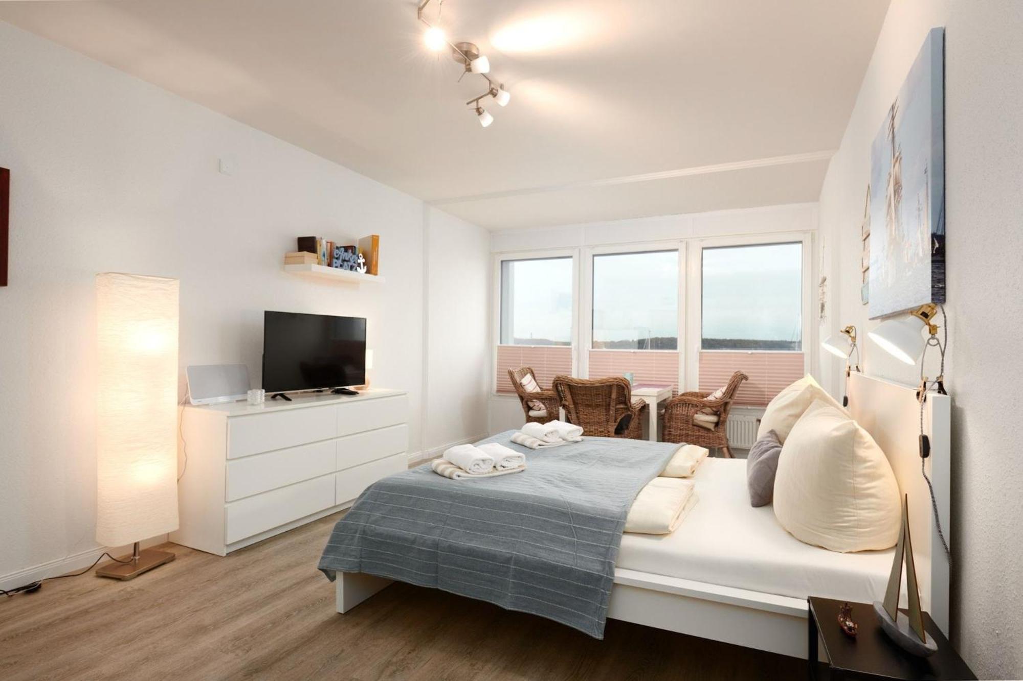 Boern Brn Ankerplatz Apartment Laboe Bagian luar foto