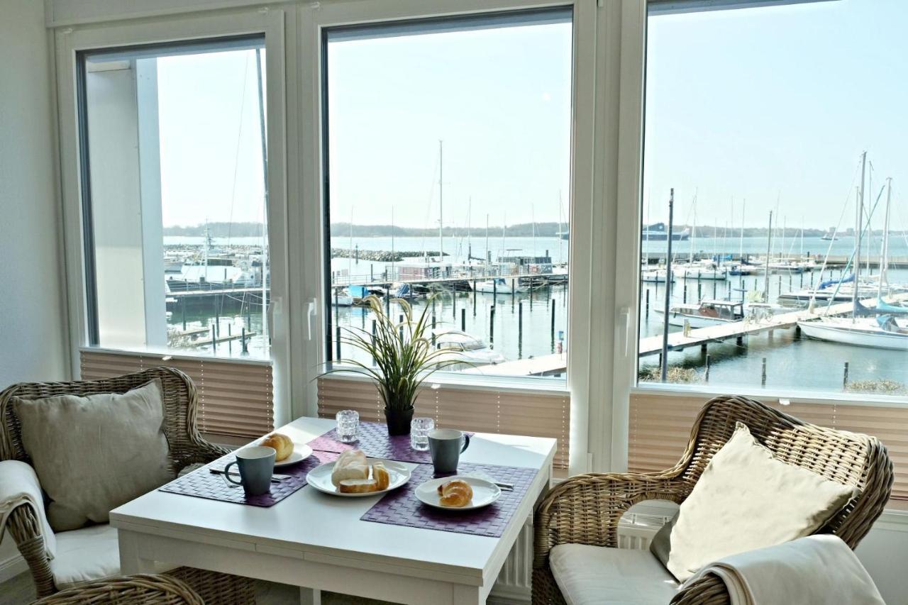 Boern Brn Ankerplatz Apartment Laboe Bagian luar foto